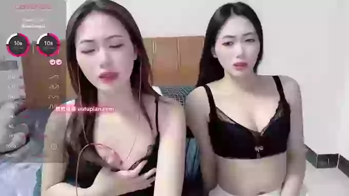Twin-sisters