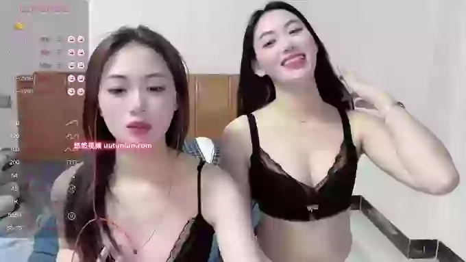 Twin-sisters