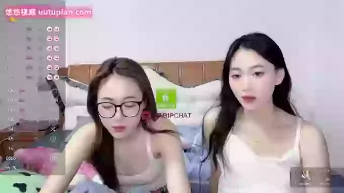 Twin-sisters
