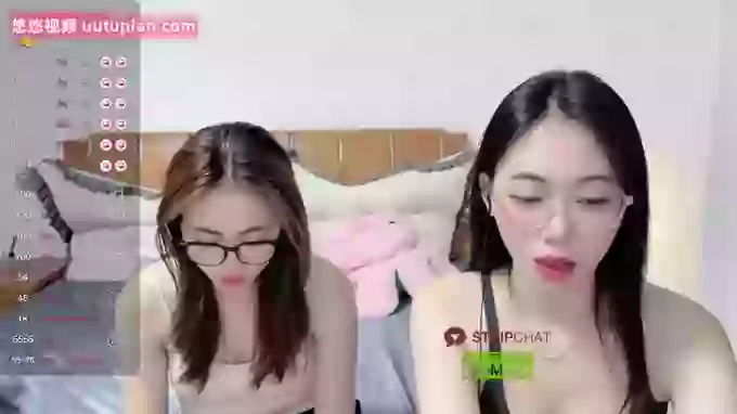 Twin-sisters