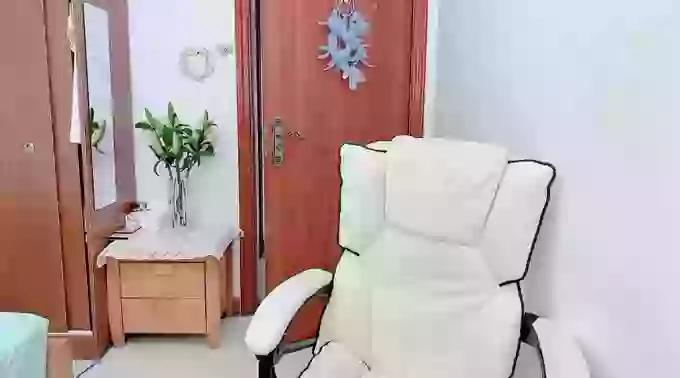 MissTINA_