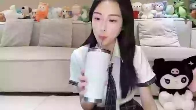 Angela-000