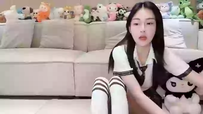 Angela-000