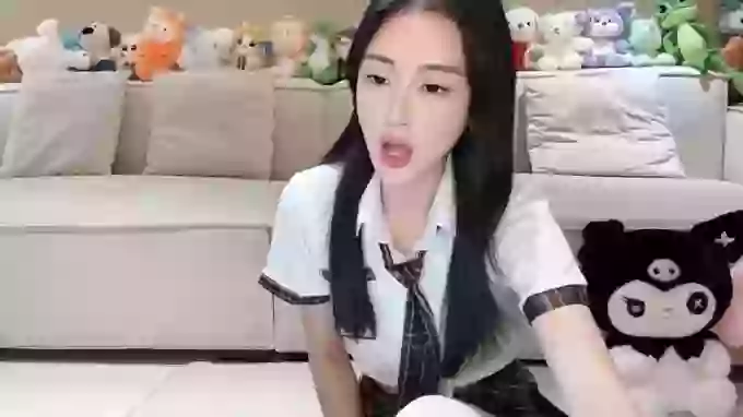 Angela-000