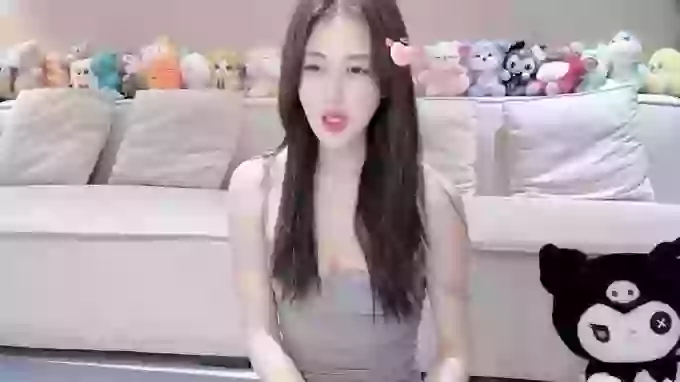 Angela-000