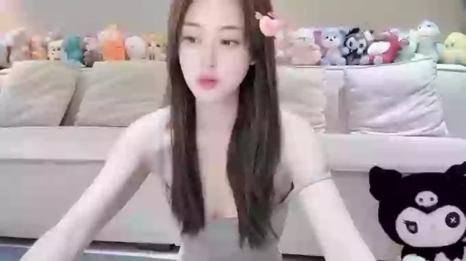 Angela-000