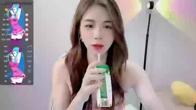 Lucy_Top