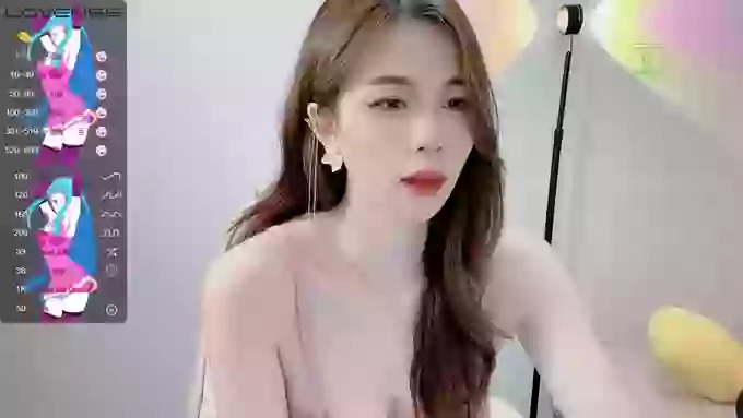 Lucy_Top