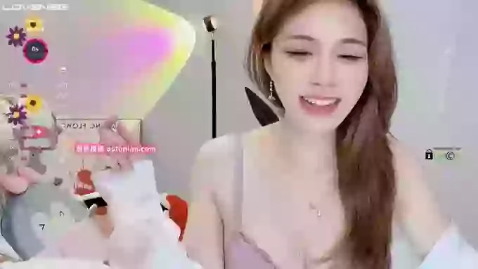 Lucy_Top
