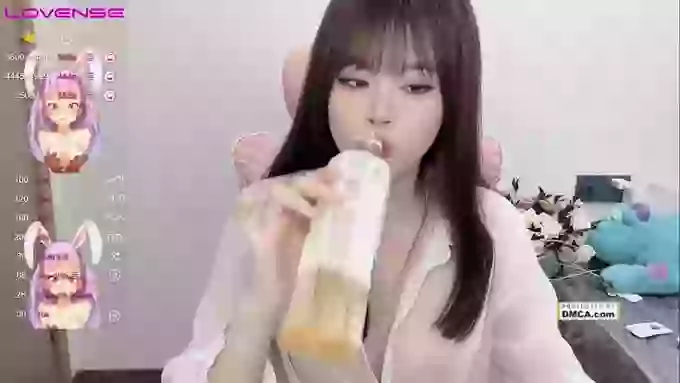 -Nicole_