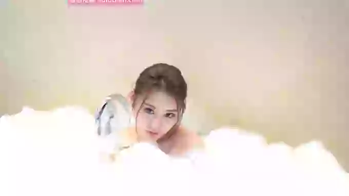 秀人网-芷儿momoko