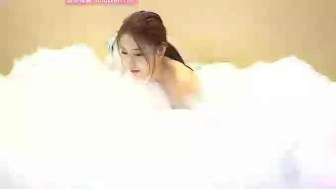 秀人网-芷儿momoko