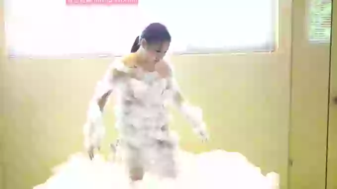 秀人网-芷儿momoko