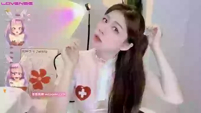 Lucy_Top