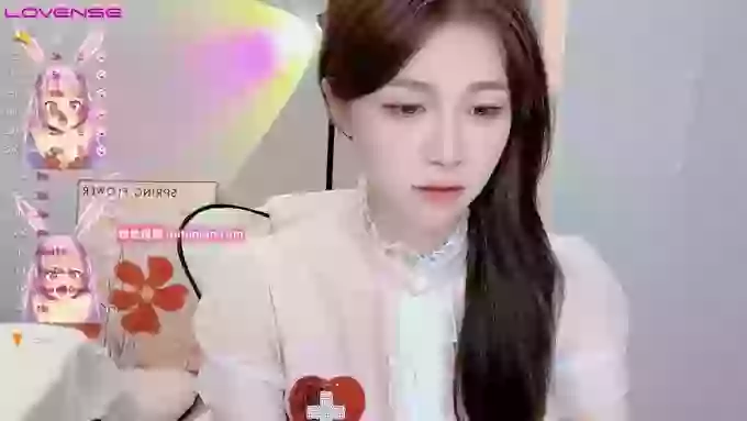 Lucy_Top