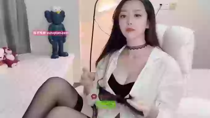 Naomi--18