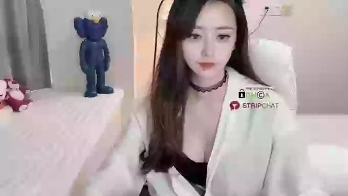 Naomi--18