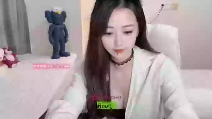 Naomi--18