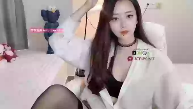 Naomi--18