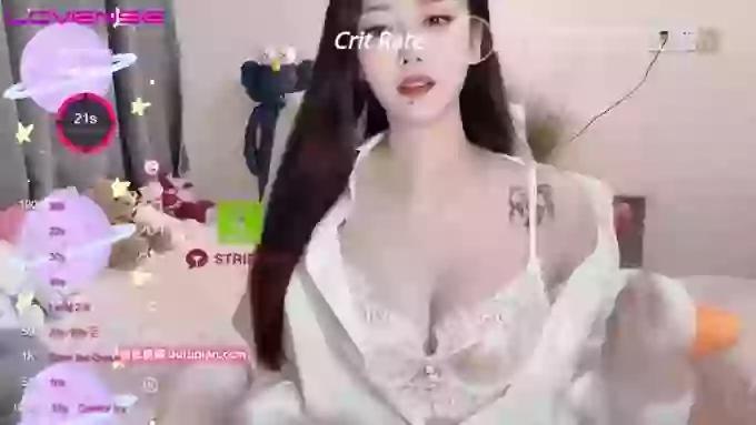 Naomi--18