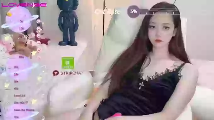 Naomi--18