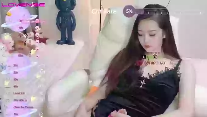 Naomi--18
