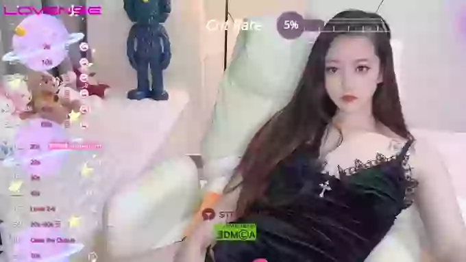 Naomi--18