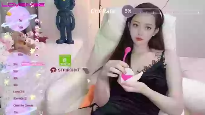 Naomi--18