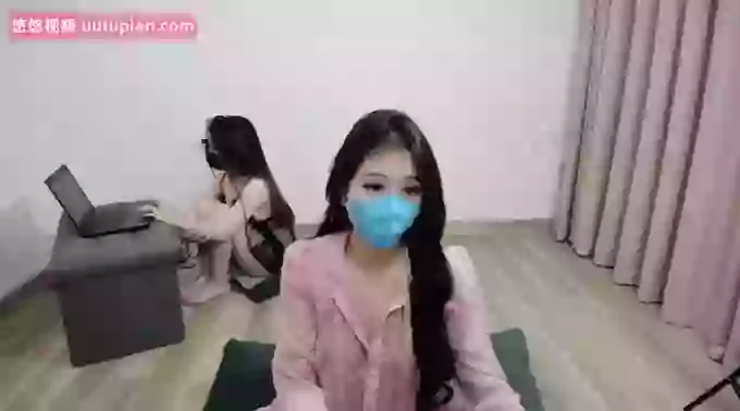 Linh-and-Mei