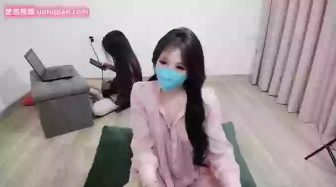 Linh-and-Mei