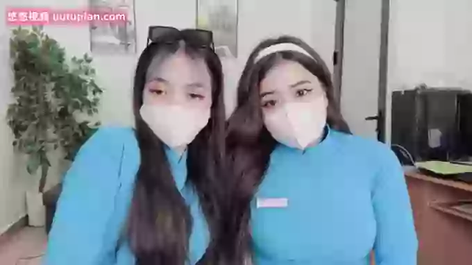 Mono-Stewardesss